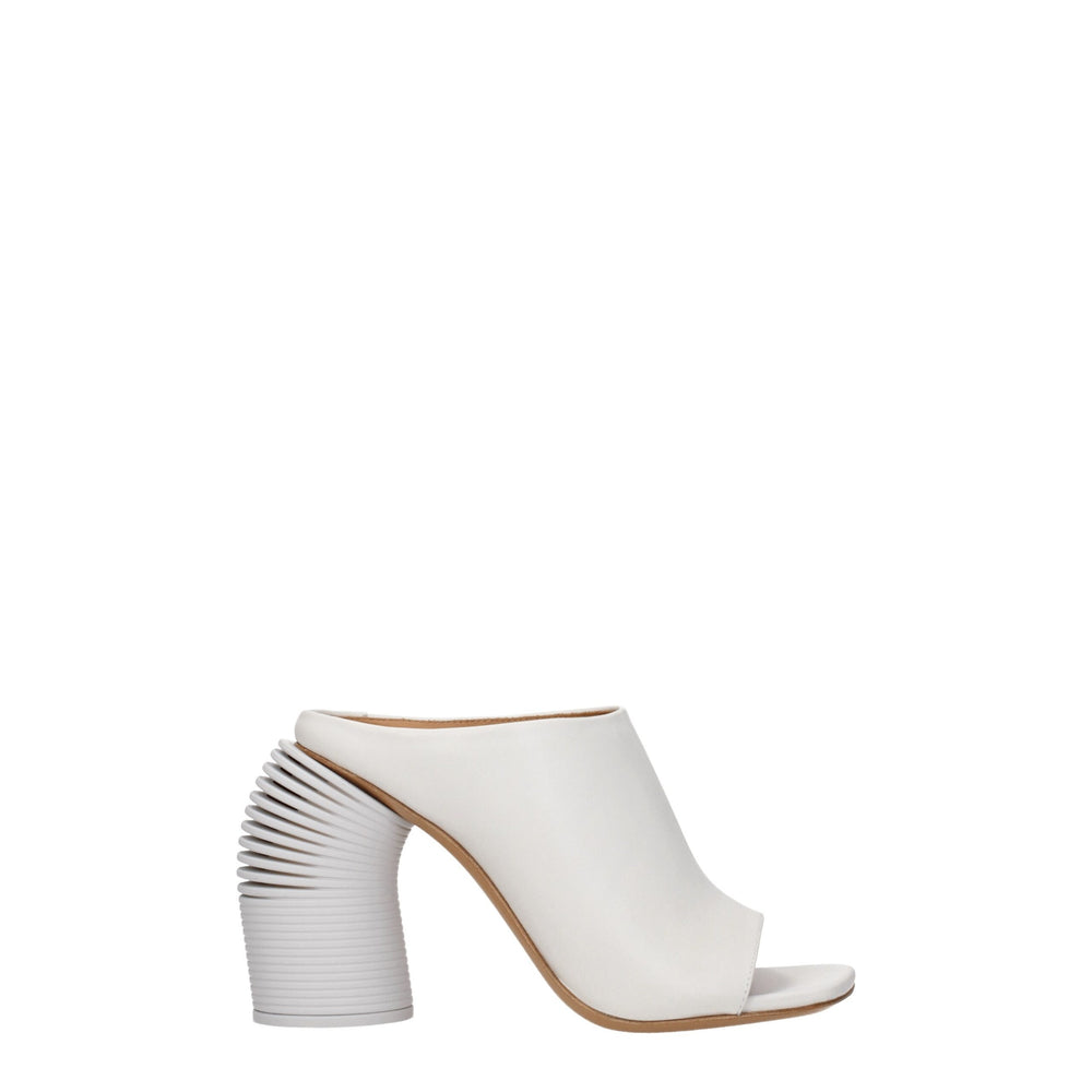 Weiße Leder-Plateausandalen
