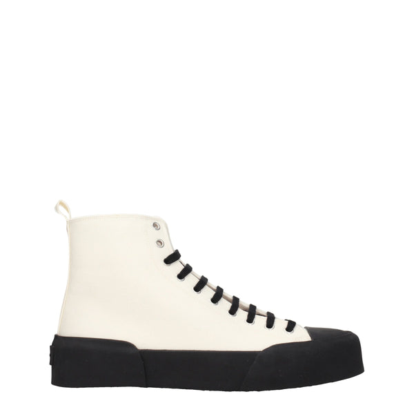 Beigefarbene High-Top-Sneaker aus Stoff