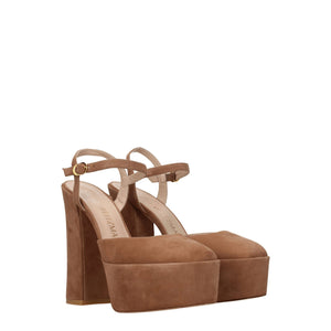 Beigefarbene Ledersandalen mit Plateauabsatz