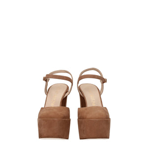 Beigefarbene Ledersandalen mit Plateauabsatz