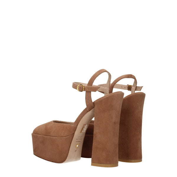 Beigefarbene Ledersandalen mit Plateauabsatz