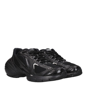 Schwarzer Stoff Sportliche Turnschuhe