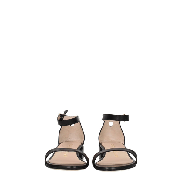 Flache Sandalen aus schwarzem Leder