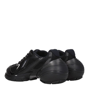 Schwarzer Stoff Sportliche Turnschuhe