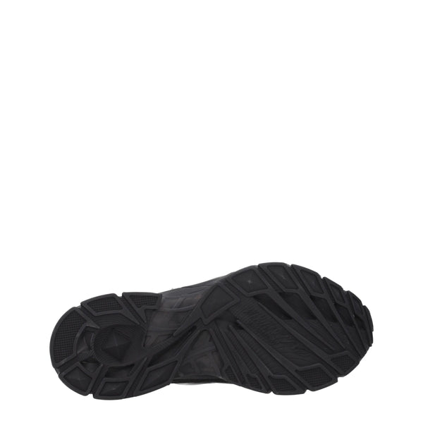 Schwarzer Stoff Sportliche Turnschuhe