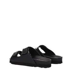 Flache Sandalen aus schwarzem Leder