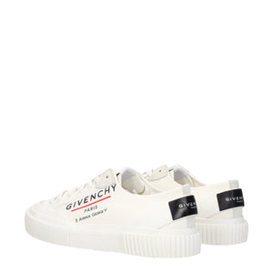 Beigefarbene Sneakers aus Stoff mit niedrigem Schaft