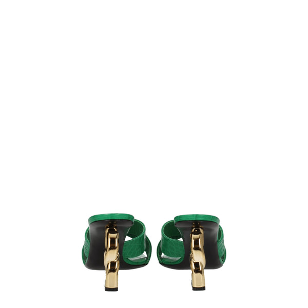 Grüne Ledersandalen
