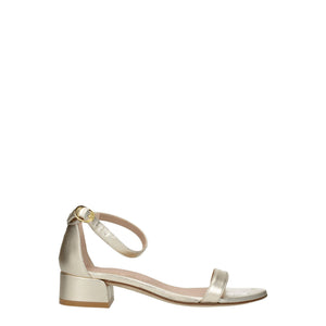 Goldene Ledersandalen
