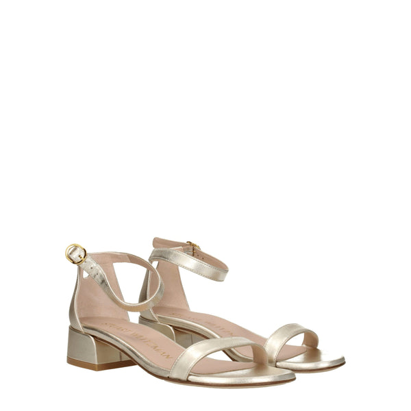 Goldene Ledersandalen