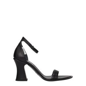 Schwarze Ledersandalen