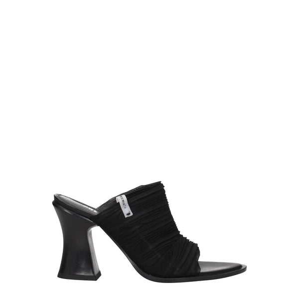 Schwarze Stoff-Plateausandalen