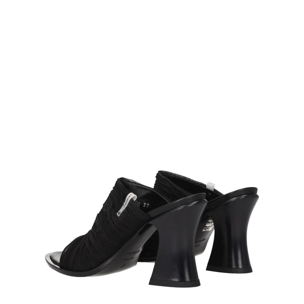 Schwarze Stoff-Plateausandalen