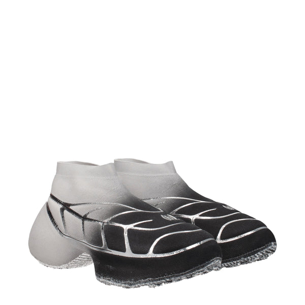 Schwarzer Stoff Sportliche Turnschuhe