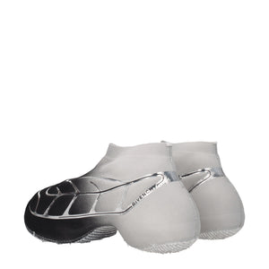 Schwarzer Stoff Sportliche Turnschuhe