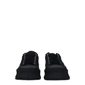 Schwarze Plateau-Sneakers aus Stoff