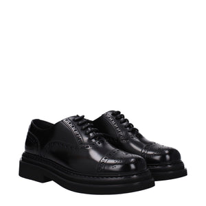 Schwarze Leder Oxfords und Derbies