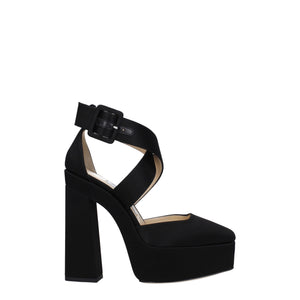 Schwarze Satin-Plateau-Sandalen