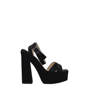 Schwarze Satin-Plateau-Sandalen