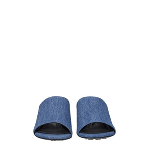 Blaue Stoff-Plateausandalen