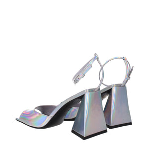 Elegante Graue Ledersandalen mit Plateauabsatz