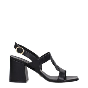 Schwarze Ledersandalen mit Plateauabsatz