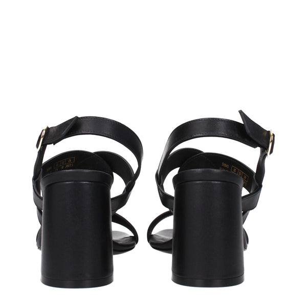 Schwarze Ledersandalen mit Plateauabsatz