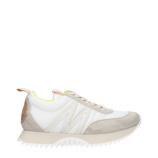Beigefarbene Stoff-Sneaker mit niedrigem Schnitt