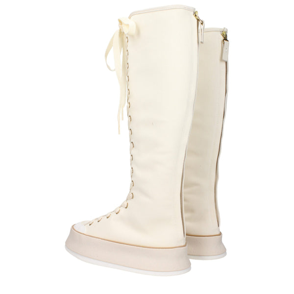 Beigefarbene Schnürstiefel aus Stoff