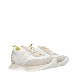 Beigefarbene Stoff-Sneaker mit niedrigem Schnitt