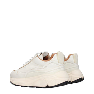 Weiße Sneaker aus Leder
