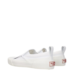 Weiße Slipper aus Stoff