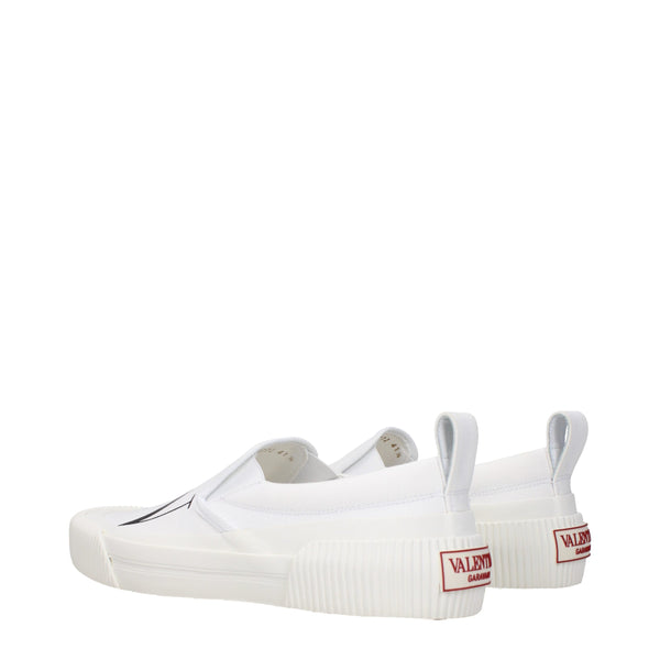 Weiße Slipper aus Stoff