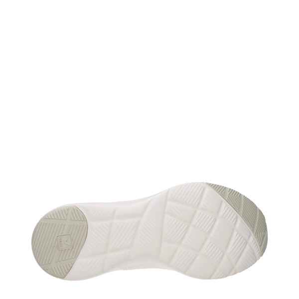 Weißer Stoff Sportliche Turnschuhe