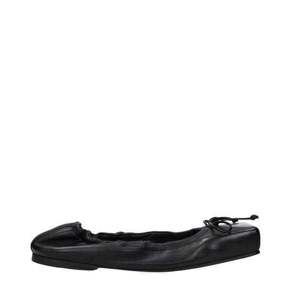 Schwarze Leder-Ballett-Flats