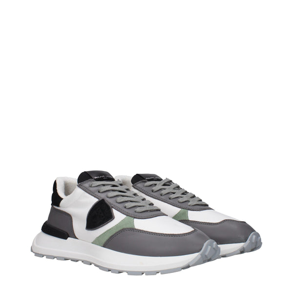 Weißer Stoff Sportliche Turnschuhe