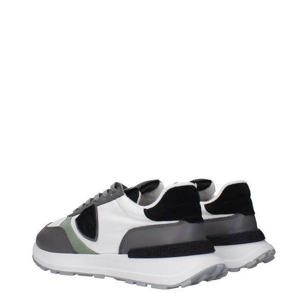 Weiße Stoff-Sneaker mit niedrigem Schaft