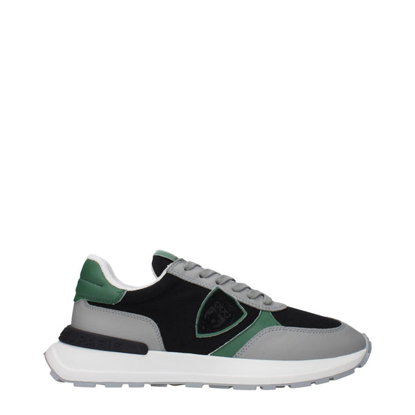 Schwarzer Stoff Sportliche Turnschuhe