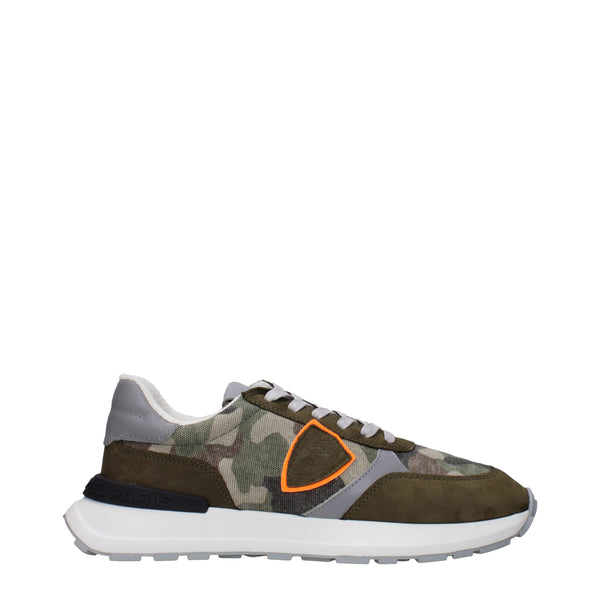 Chunky Sneakers aus grünem Stoff