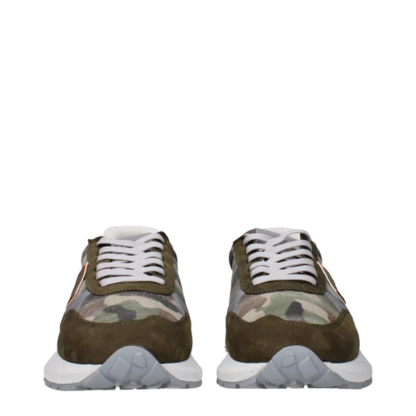 Chunky Sneakers aus grünem Stoff