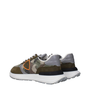 Chunky Sneakers aus grünem Stoff