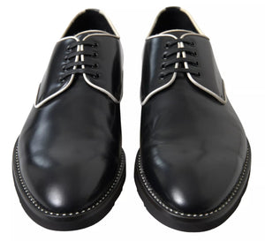 Schwarze weiße Lederschuhe für formelle Anlässe