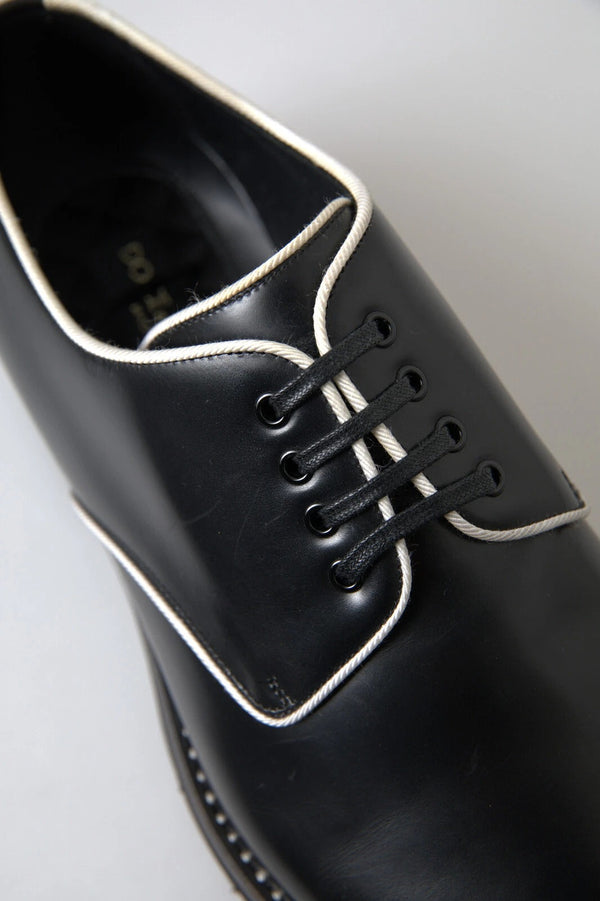 Schwarze weiße Lederschuhe für formelle Anlässe