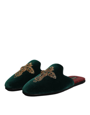 Grüner Samt Kreuz verschönert Pantoffeln Schuhe