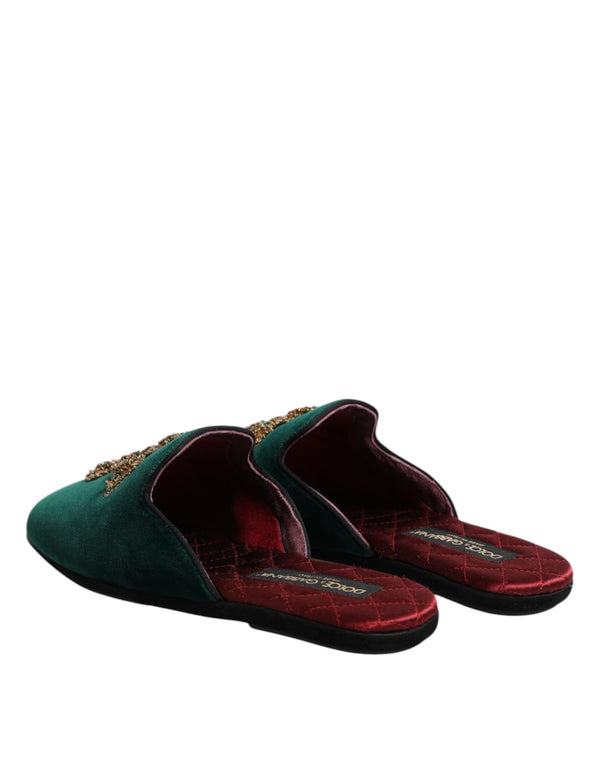 Grüner Samt Kreuz verschönert Pantoffeln Schuhe