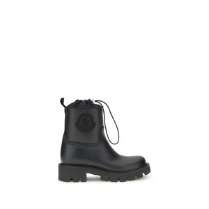 Schwarze Gummistiefel mit Schnürung