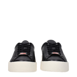 Schwarze Leder-Sneaker mit niedrigem Schaft