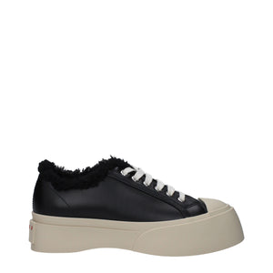 Chunky Sneakers aus schwarzem Leder