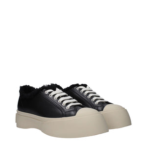 Chunky Sneakers aus schwarzem Leder