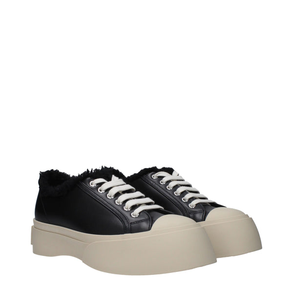 Chunky Sneakers aus schwarzem Leder